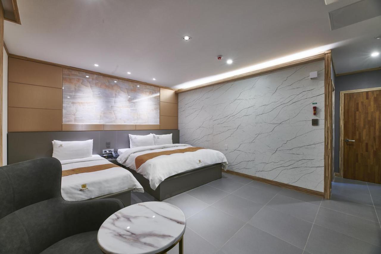 Aura Hotel Ансан Экстерьер фото