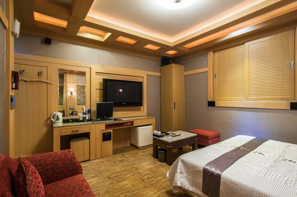 Aura Hotel Ансан Экстерьер фото