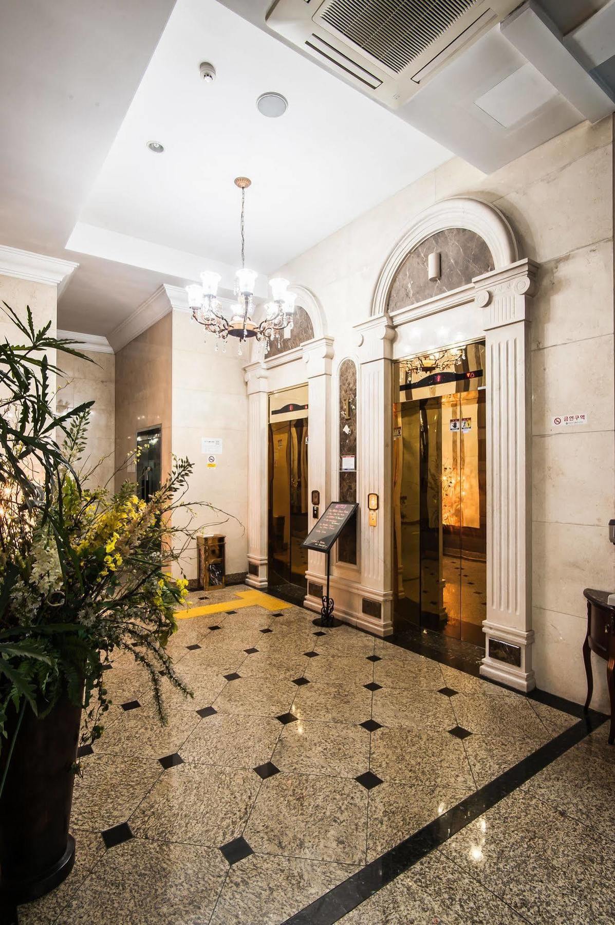 Aura Hotel Ансан Экстерьер фото